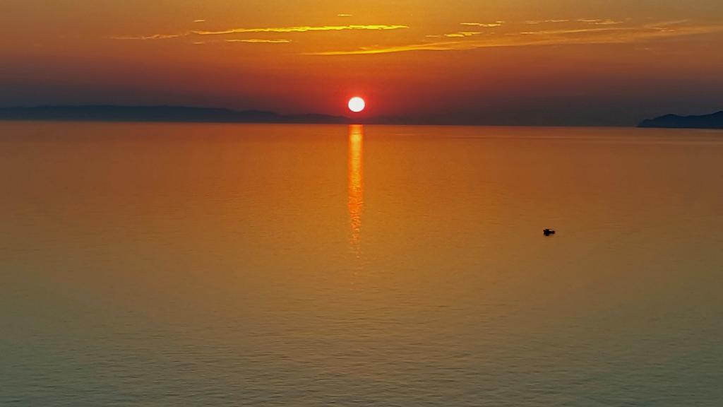 Syros Apartments Suites Chryssonisos Kini Eksteriør billede